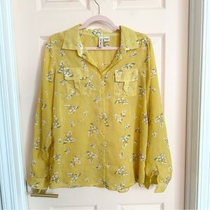 Yellow floral ms Bella D button up